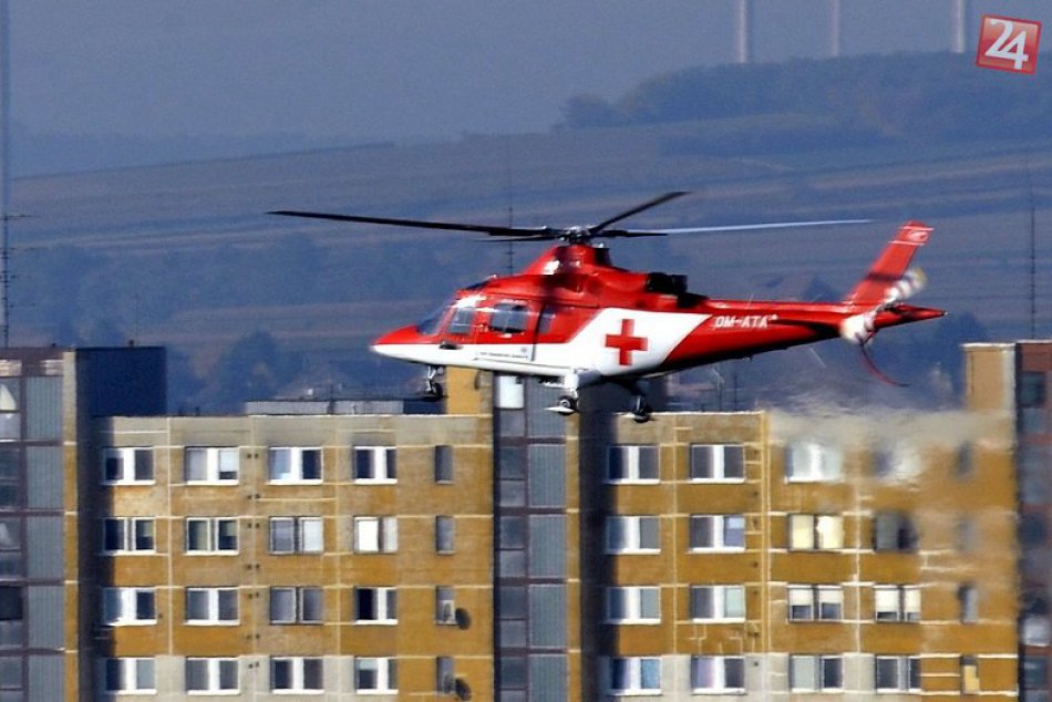 Ilustračný obrázok k článku V Moravciach auto zachytilo dieťa (6): V akcii záchranársky vrtuľník!