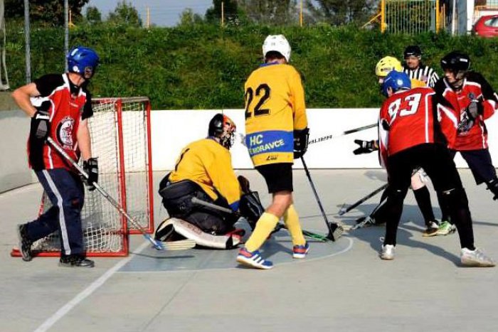 Ilustračný obrázok k článku Hokejbalisti z Moraviec odohrali napínavé duely: Lemons opäť dominoval, kladivári prehrali kontumačne