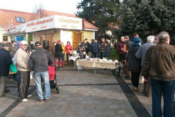Ilustračný obrázok k článku Vianočná kapustnica zožala v Moravciach úspech: Na námestí ju ochutnal dav ľudí